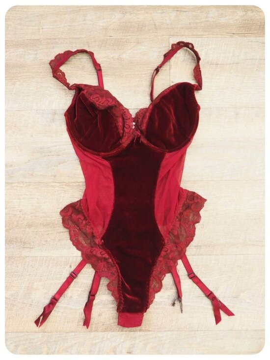 Victoria's Secret Other - Vintage Victoria’s Secret High French Cut Garter Strap Velvet Lace Underwire